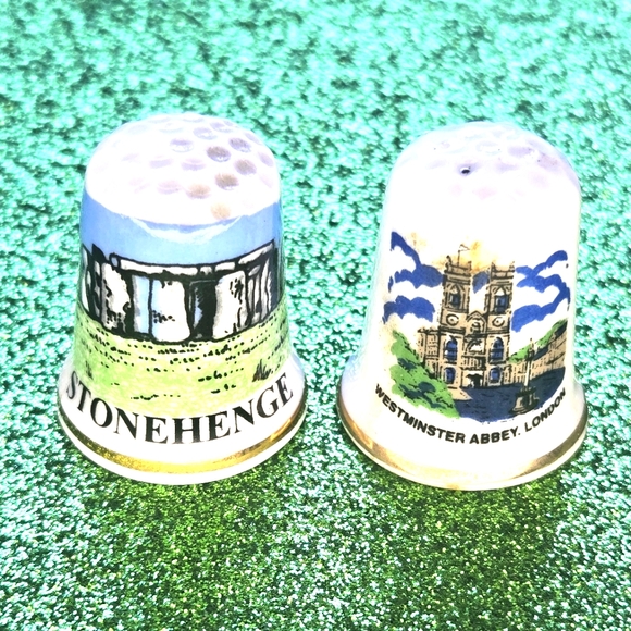 Stonehenge and Westminster Abbey London Porcelain Thimbles - Picture 2 of 4